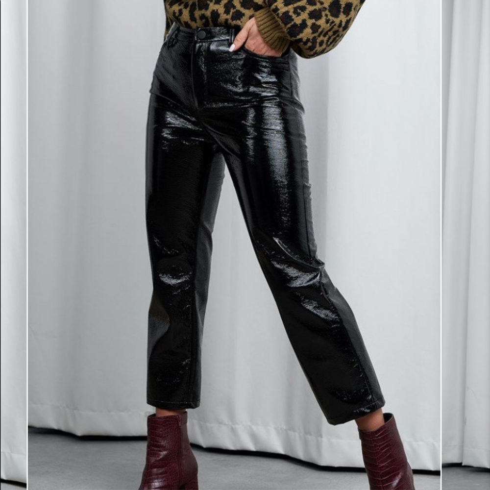 XLE the label Lauren cropped pants in black.